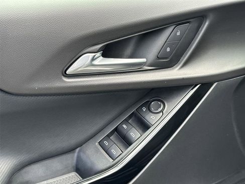Used 2025 Chevrolet Equinox LT FWD image 21