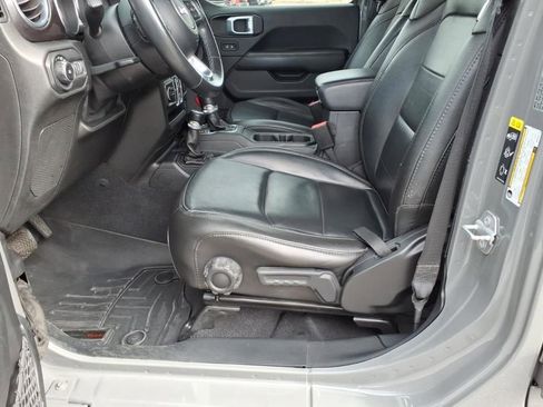Used 2021 Jeep Wrangler Unlimited Sahara image 7