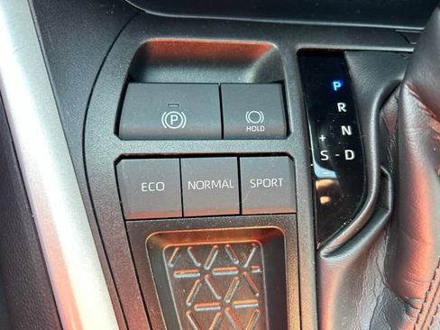 Used 2025 Toyota RAV4 LE FWD image 17
