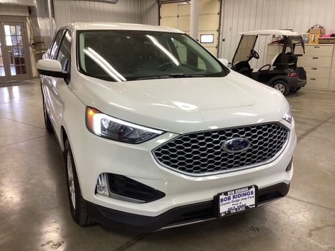 Used 2024 Ford Edge SEL w/ Convenience Package image 8