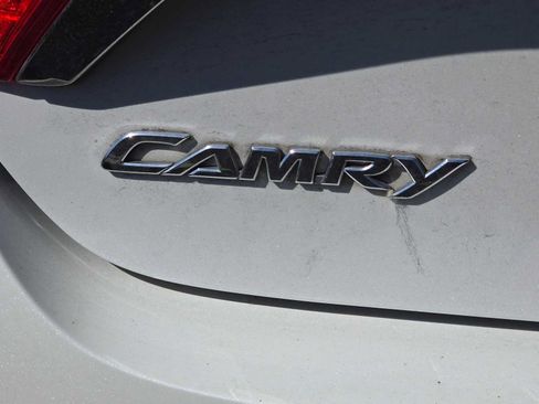 Used 2016 Toyota Camry SE w/ Moonroof Package FWD image 5