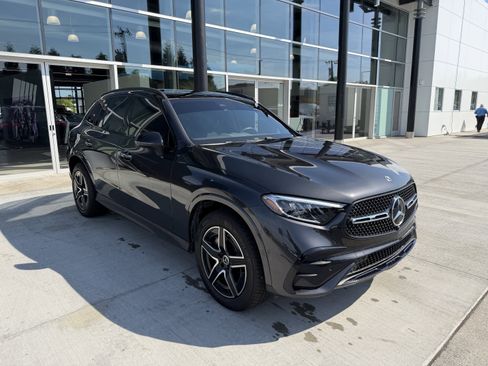 Used 2025 Mercedes-Benz GLC 300 w/ AMG Line image 29