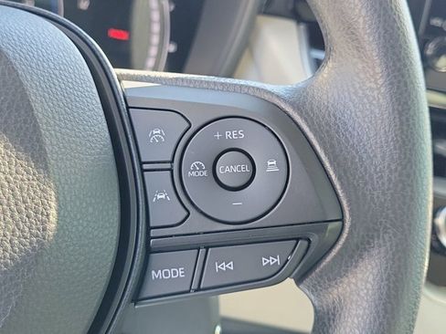 Used 2026 Toyota Corolla LE image 31