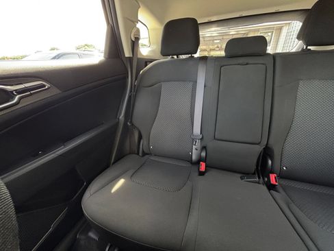 Used 2025 Kia Sportage LX FWD image 38
