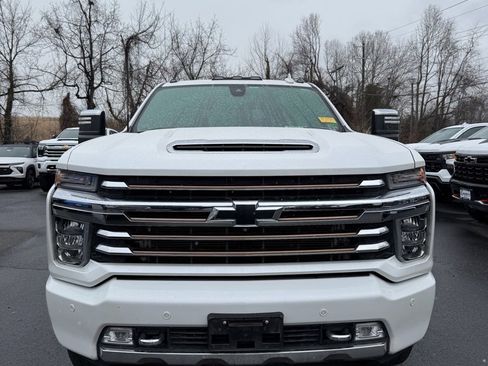 Used 2023 Chevrolet Silverado 2500 High Country w/ Safety Package II image 2