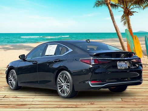 Used 2024 Lexus ES 300h w/ Premium Package FWD image 4