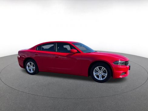 Used 2022 Dodge Charger SXT image 2