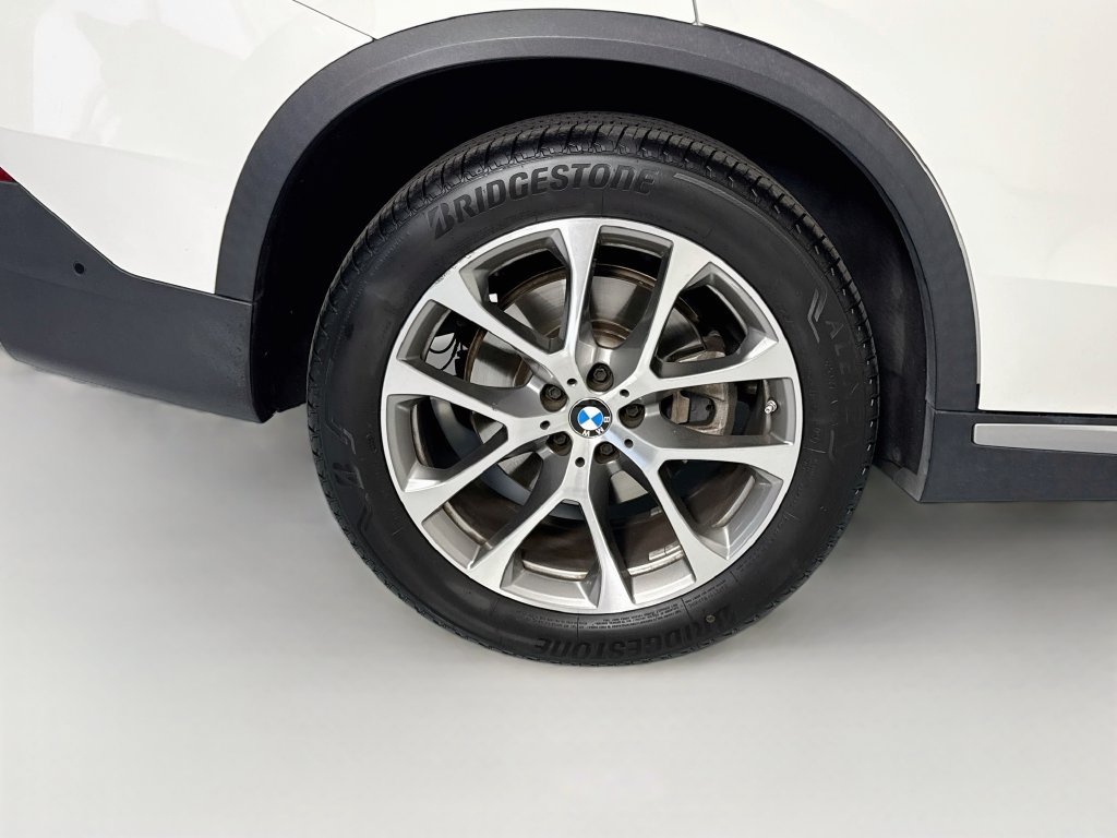 Used 2024 BMW X5 xDrive40i w/ Parking Assistance Package AWD/4WD image 33