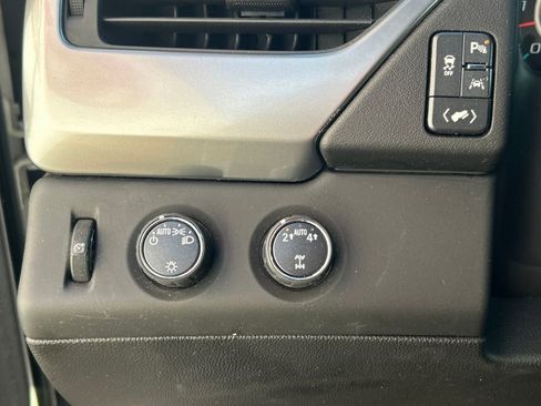 Used 2017 Chevrolet Tahoe LT image 25