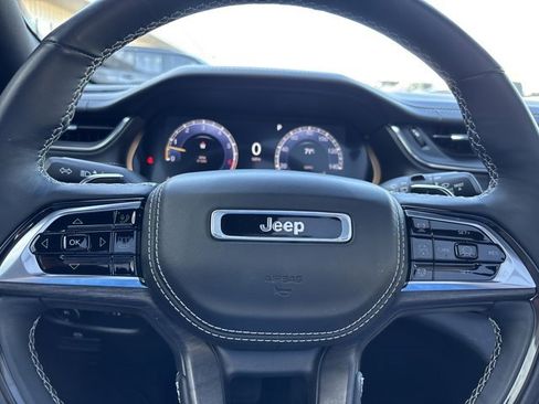 Used 2024 Jeep Grand Cherokee L Overland w/ Advanced Protech Group III image 30