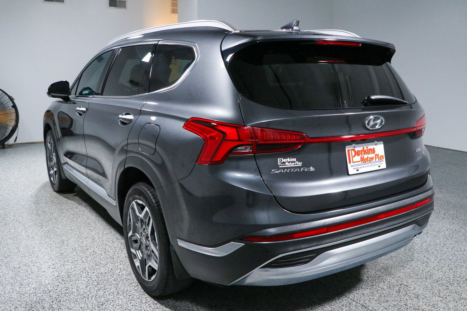 Used 2023 Hyundai Santa Fe Limited FWD image 9