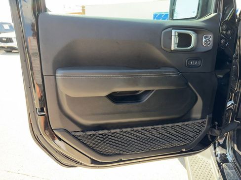 Used 2023 Jeep Wrangler Unlimited Sahara w/ Cold Weather Group AWD/4WD image 22