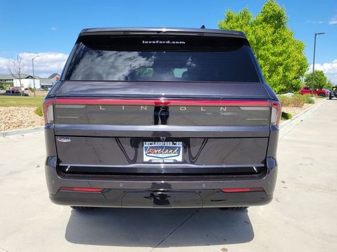 New 2026 Lincoln Navigator Reserve w/ Jet Appearance Package AWD/4WD image 11