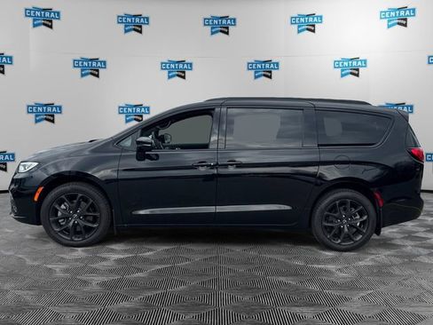 New 2026 Chrysler Pacifica Limited w/ S Appearance Package AWD/4WD image 2