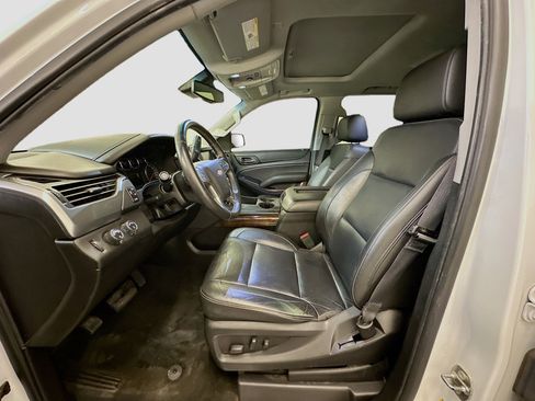 Used 2018 Chevrolet Tahoe LT image 13