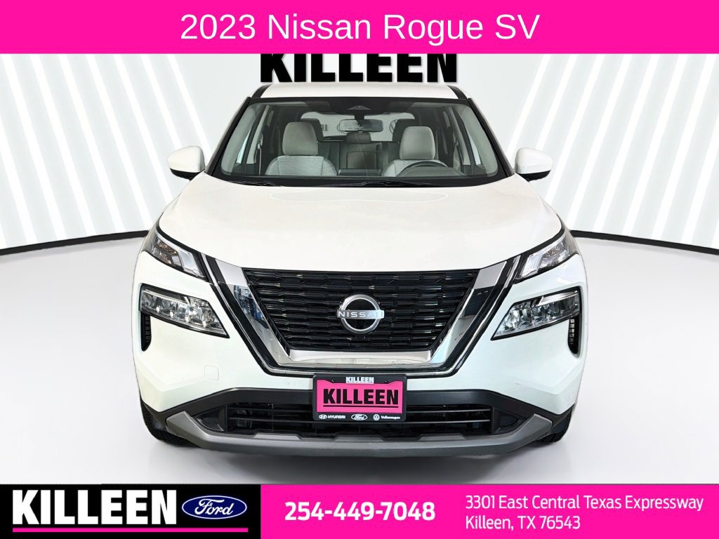 Used 2023 Nissan Rogue SV FWD image 2