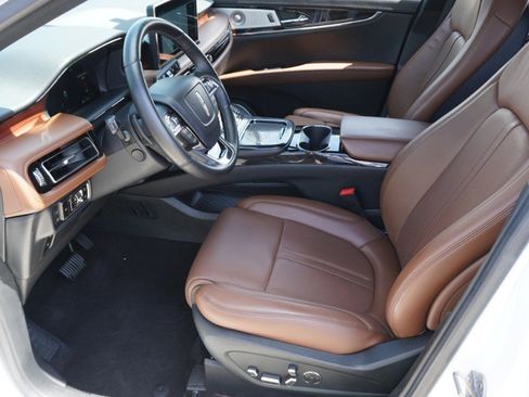 Used 2023 Lincoln Nautilus Reserve w/ Equipment Group 202A image 14