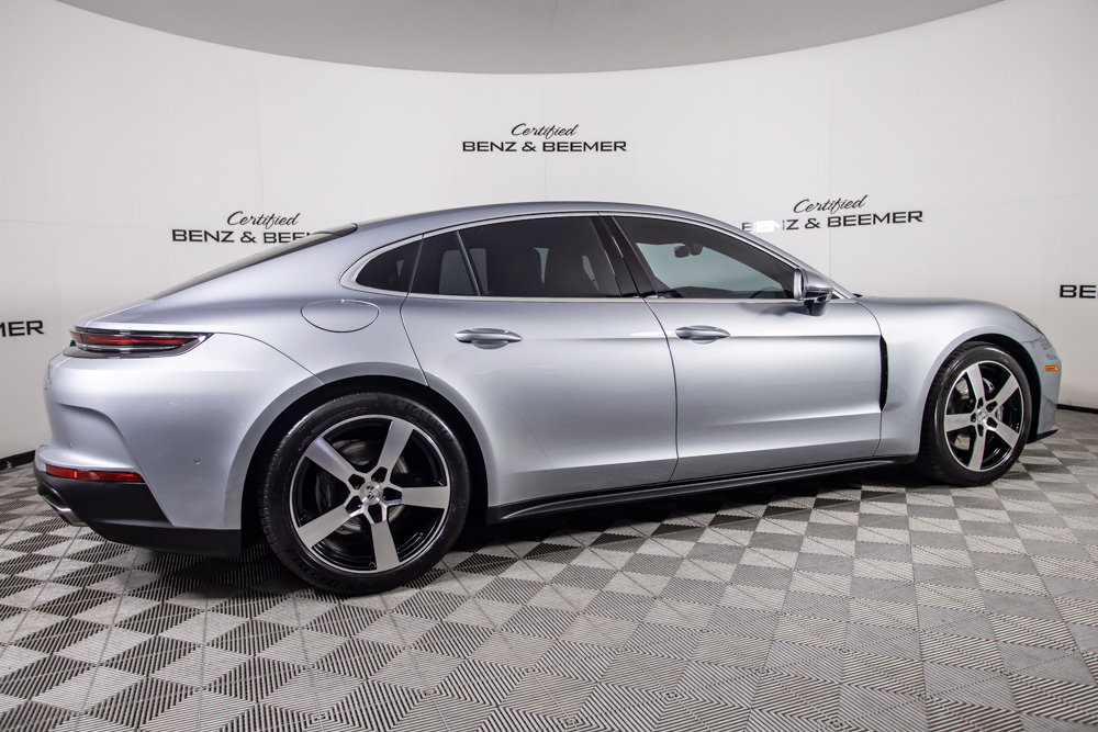 Used 2024 Porsche Panamera image 4