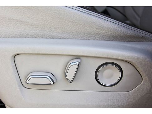 Used 2021 GMC Yukon Denali w/ Denali Premium Package image 27