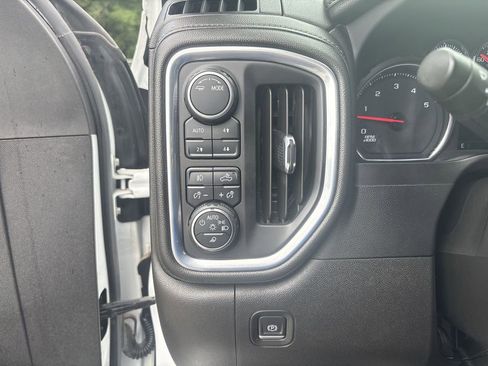 Used 2022 Chevrolet Silverado 2500 LTZ w/ LTZ Convenience Package AWD/4WD image 16