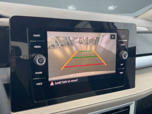 New 2026 Volkswagen Taos SE image 23