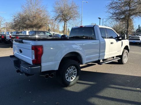 Used 2019 Ford F250 XLT w/ XLT Value Package image 4
