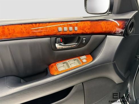 Used 2004 Lexus LS 430 RWD image 18