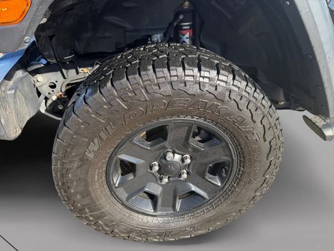 Used 2022 Jeep Gladiator Mojave w/ Cold Weather Group image 7