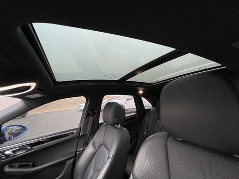 Used 2021 Porsche Macan S image 19