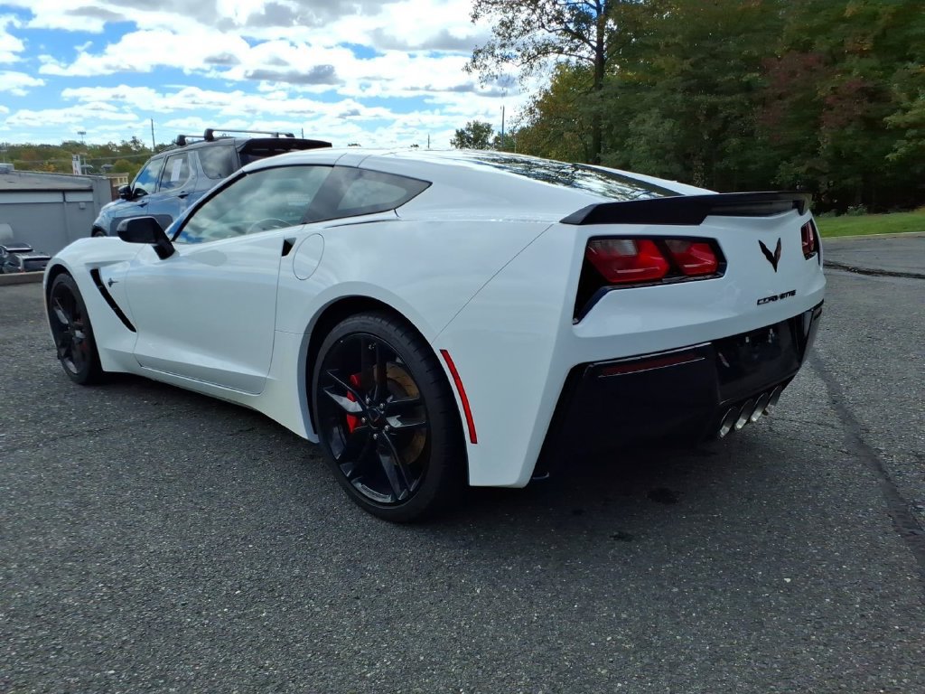 Used 2016 Chevrolet Corvette Stingray Coupe w/ Carbon Flash Badge Package RWD image 5