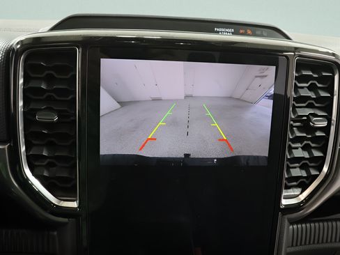 Used 2025 Ford Ranger XLT w/ Equipment Group 301A High AWD/4WD image 12