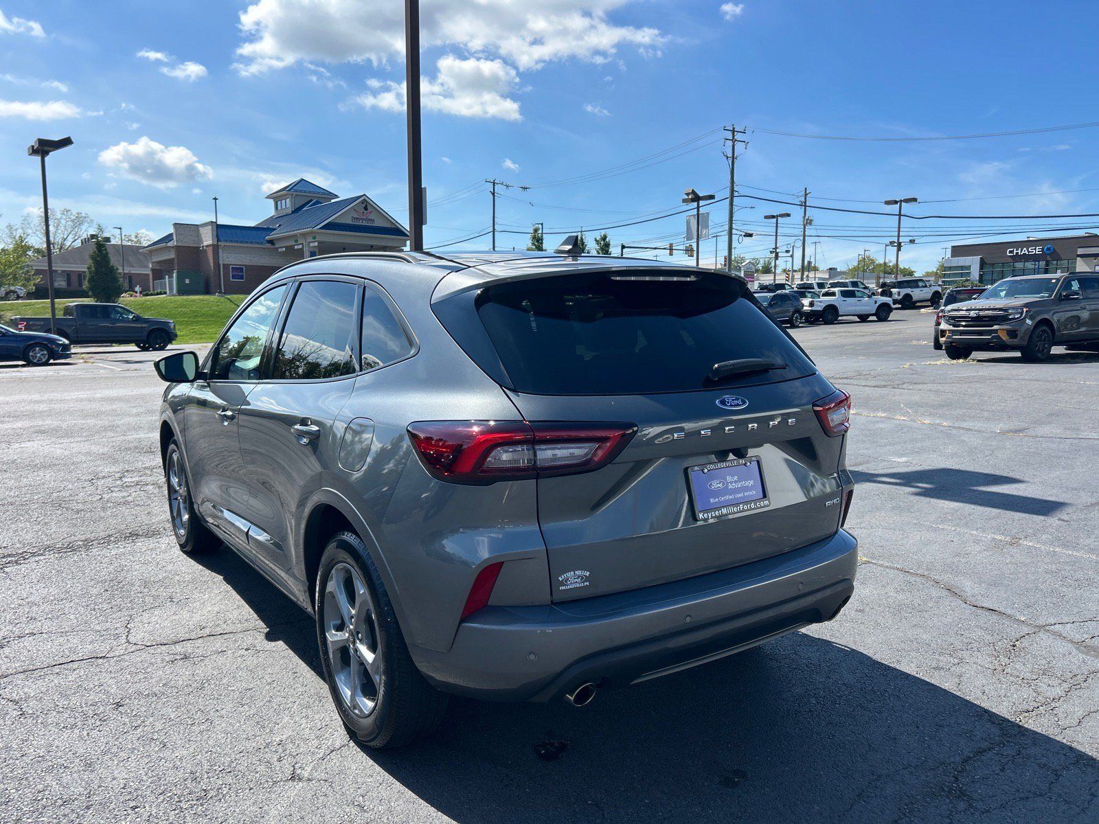Used 2023 Ford Escape ST-Line AWD/4WD image 11