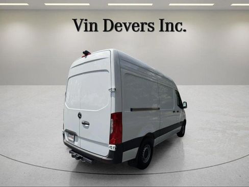 Used 2025 Mercedes-Benz Sprinter 2500 image 7