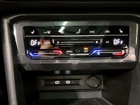 Used 2022 Volkswagen Tiguan SE R-Line image 36