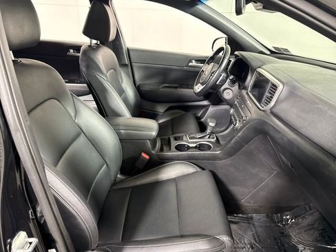 Used 2022 Kia Sportage Nightfall Edition image 11