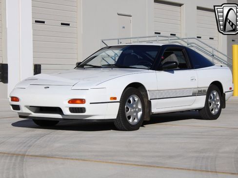 Used 1991 Nissan 240SX Hatchback image 2