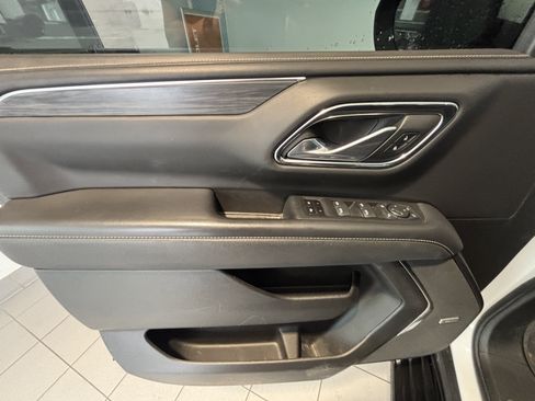 Used 2022 GMC Yukon SLT w/ SLT Premium Package AWD/4WD image 10