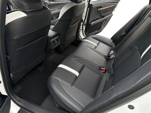 New 2026 Toyota Camry Hybrid image 10