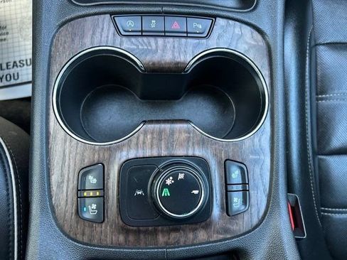 Used 2021 GMC Acadia Denali w/ Denali Technology Package FWD image 41