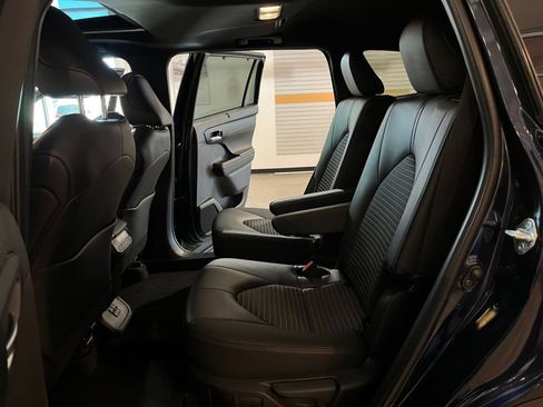 Used 2025 Toyota Highlander XSE AWD/4WD image 27