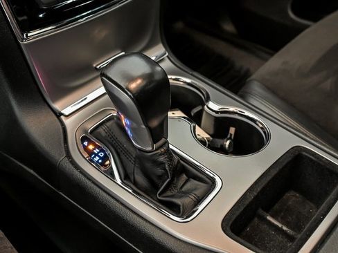 Used 2020 Jeep Grand Cherokee Altitude image 26