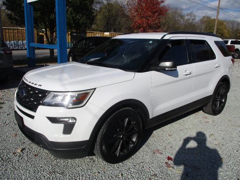 Used 2018 Ford Explorer XLT w/ Equipment Group 202A image 1