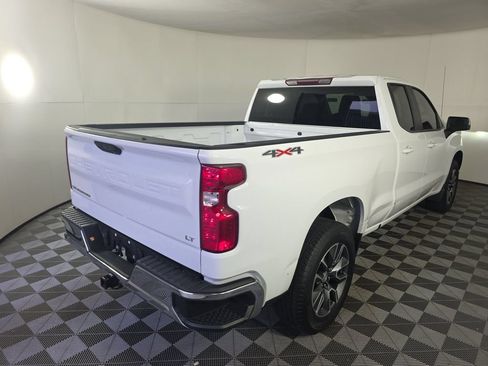 Used 2023 Chevrolet Silverado 1500 LT AWD/4WD image 3
