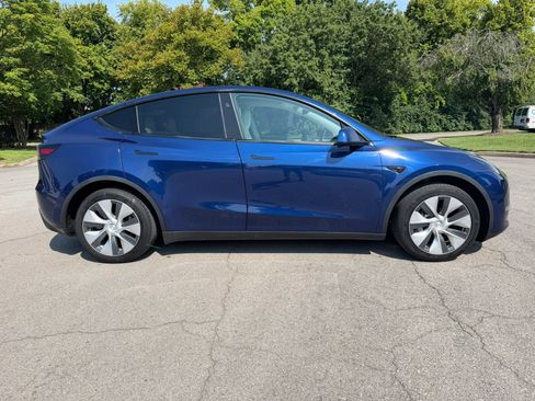 Used 2023 Tesla Model Y Long Range AWD/4WD image 5