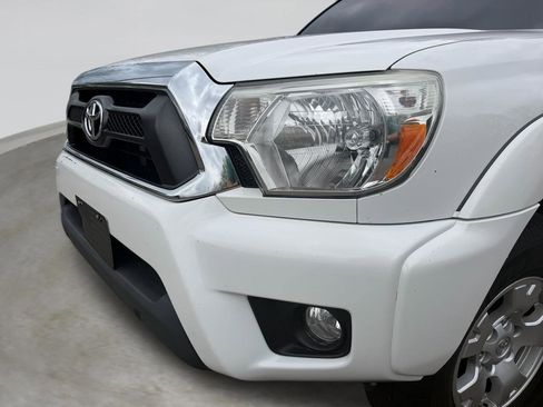 Used 2015 Toyota Tacoma 4x4 Double Cab w/ TRD Off-Road Package image 3