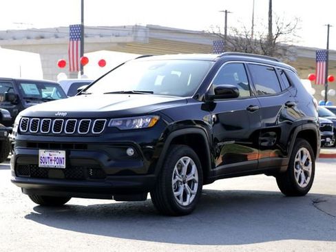 New 2026 Jeep Compass Latitude image 7