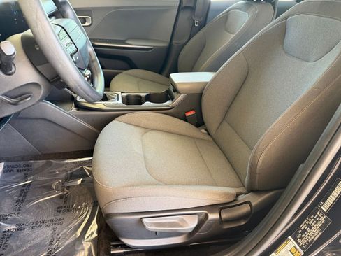 Used 2025 Kia K4 FWD image 25