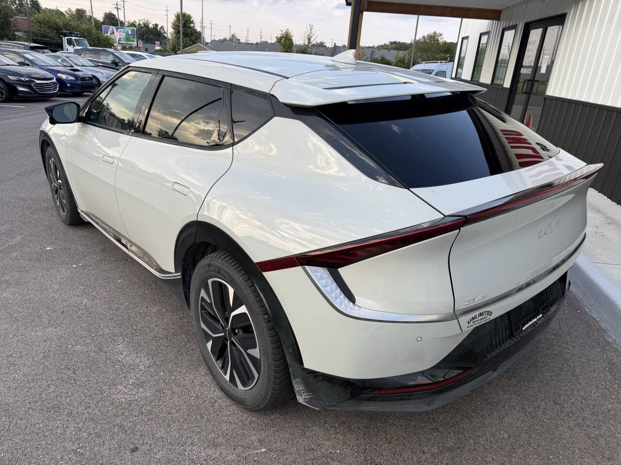 Used 2022 Kia EV6 Wind w/ Wind Technology Package AWD/4WD image 10