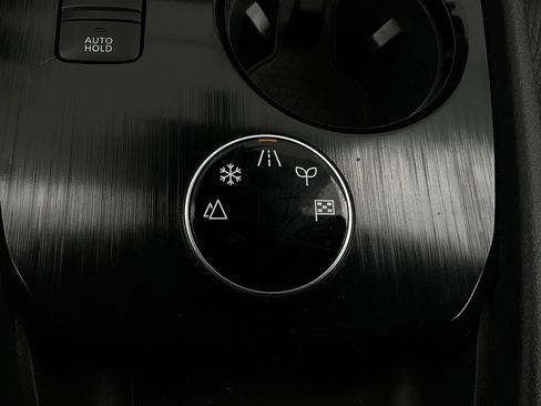 Used 2025 Nissan Rogue SV image 23