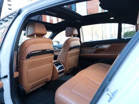 Used 2020 BMW 750i xDrive w/ Executive Package image 22